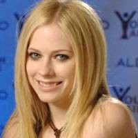 Avril Lavigne Menikah